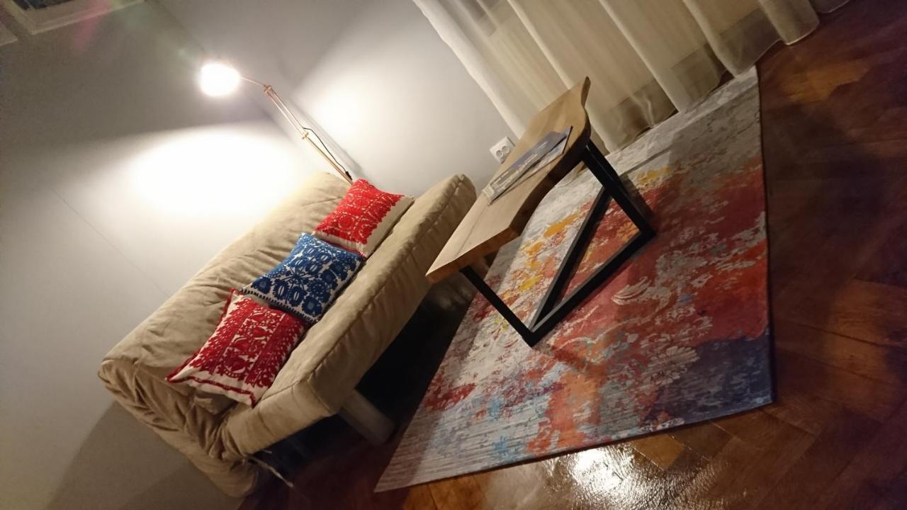 Black Gate - 2 Bedroom Apartment In The Heart Of Old Town With Free Private Secured Parking Braşov Esterno foto